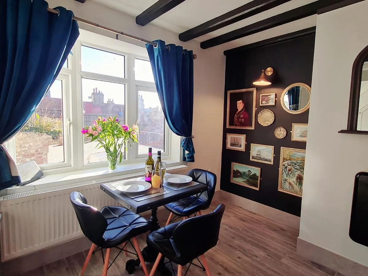 Bensons Gem - Cyanacottages Whitby